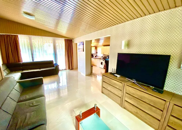 55 & Pool - Holiday home